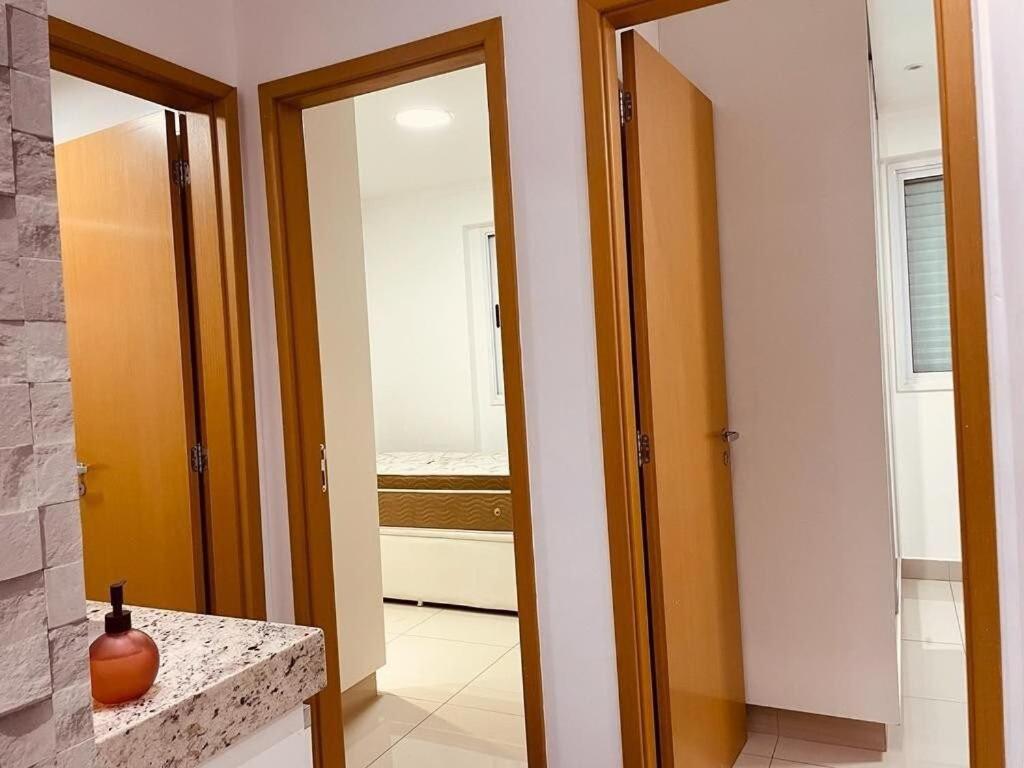 Apartamento 2 Qts.| 4 Hosp. | Ao Lado Do Goiania Shopping Exterior foto